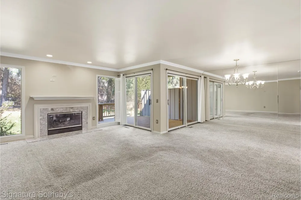24122 Bingham Pointe Drive #24 Bingham Farms Village, MI 48025