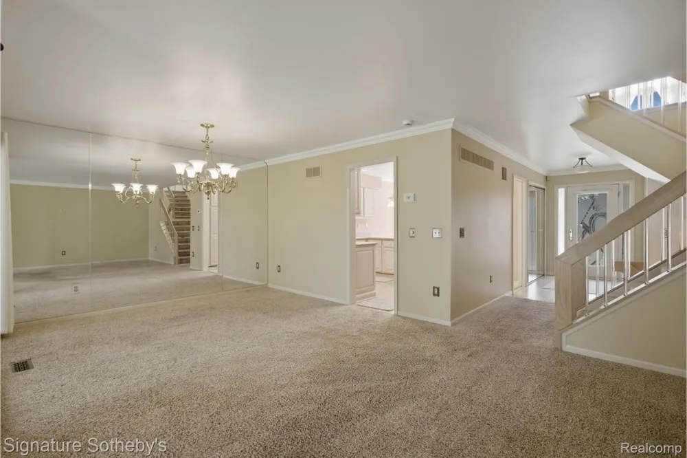 24122 Bingham Pointe Drive #24 Bingham Farms Village, MI 48025