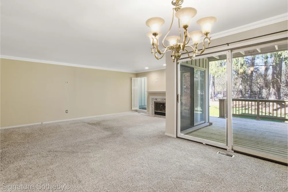 24122 Bingham Pointe Drive #24 Bingham Farms Village, MI 48025