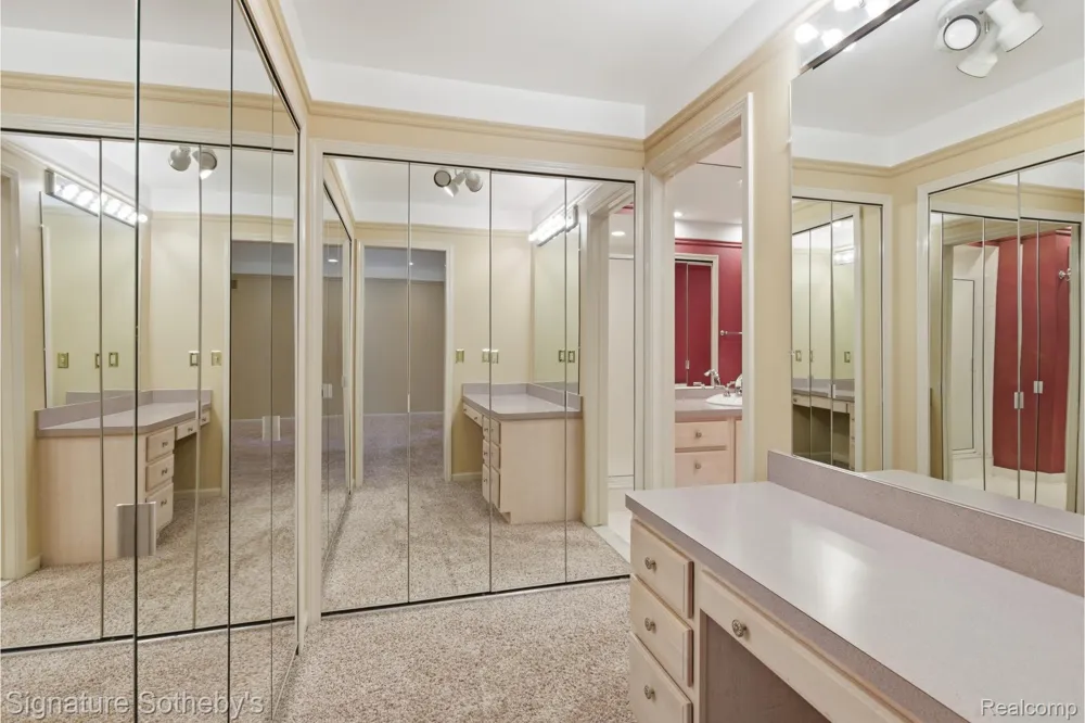 24122 Bingham Pointe Drive #24 Bingham Farms Village, MI 48025