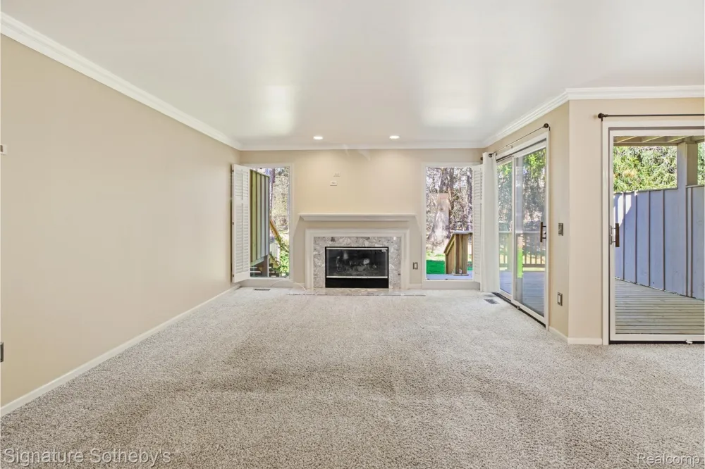 24122 Bingham Pointe Drive #24 Bingham Farms Village, MI 48025
