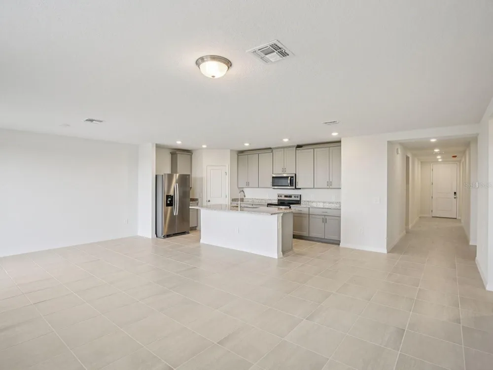823 SUNSHOWER DRIVE Lady Lake, FL 32159