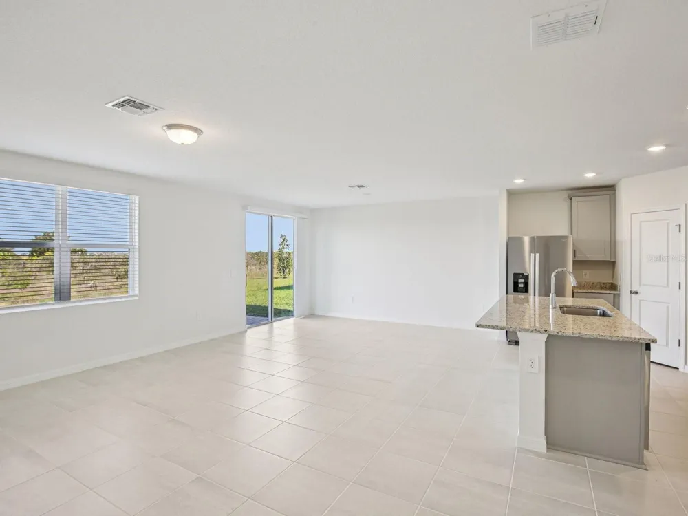 823 SUNSHOWER DRIVE Lady Lake, FL 32159