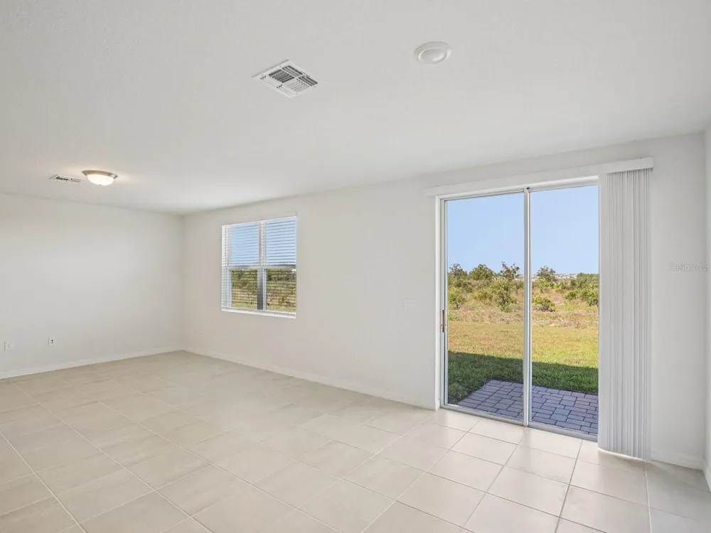 823 SUNSHOWER DRIVE Lady Lake, FL 32159
