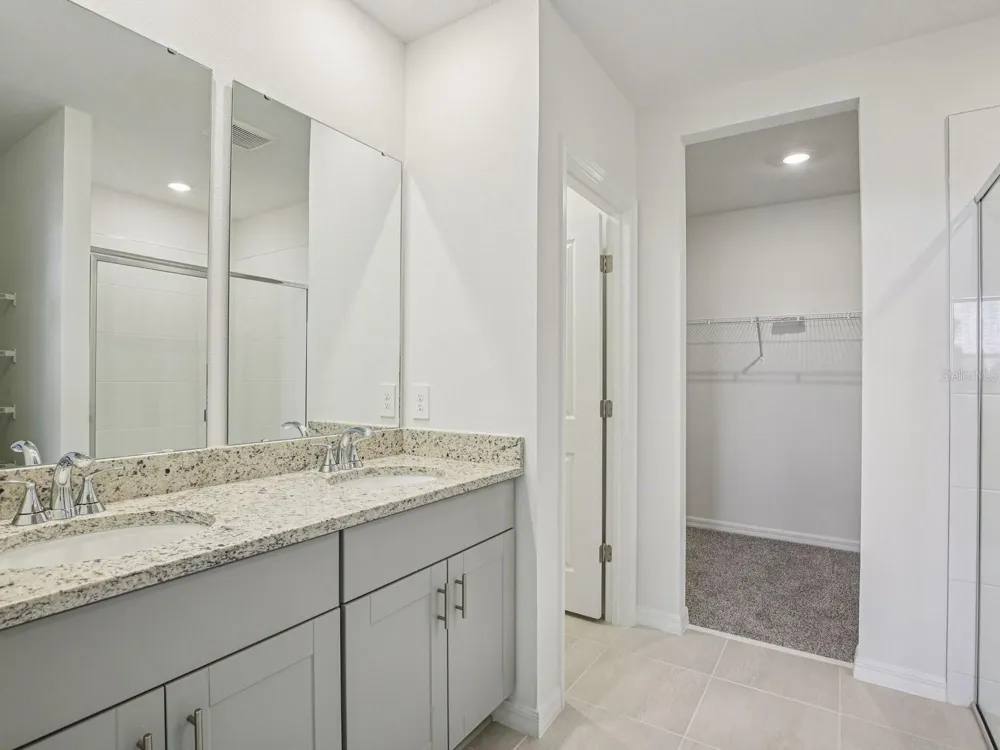 823 SUNSHOWER DRIVE Lady Lake, FL 32159