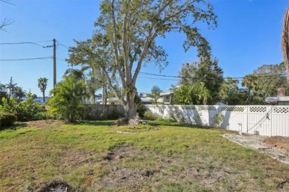 100 AUGUSTA AVENUE Palm Harbor, FL 34683