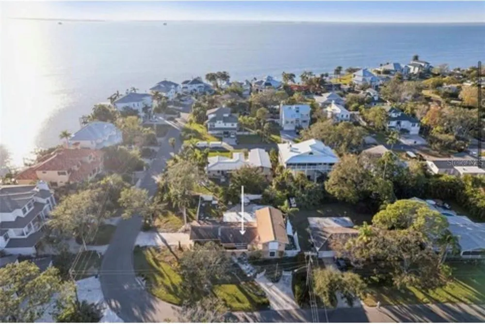100 AUGUSTA AVENUE Palm Harbor, FL 34683