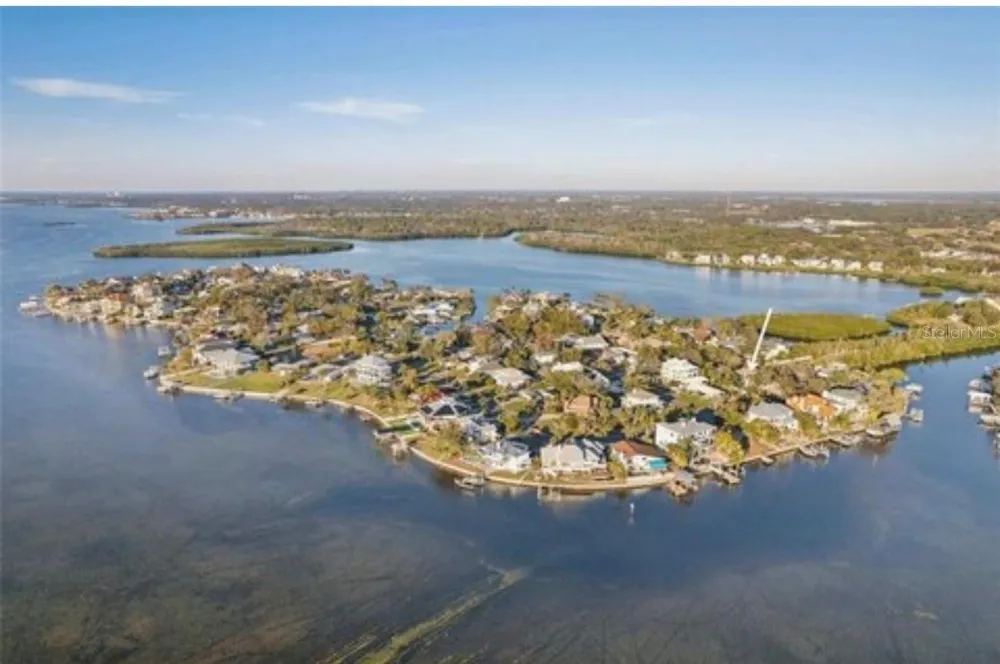 100 AUGUSTA AVENUE Palm Harbor, FL 34683