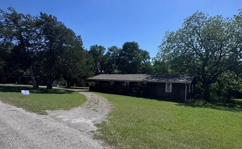698 Mimosa Drive