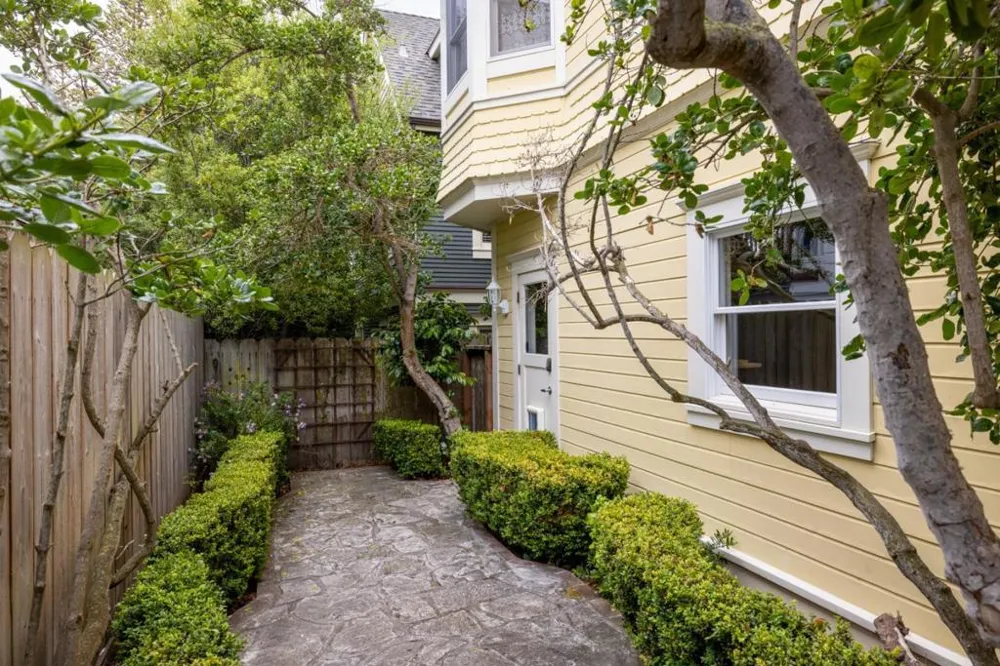 132 Forest Avenue Pacific Grove, CA 93950