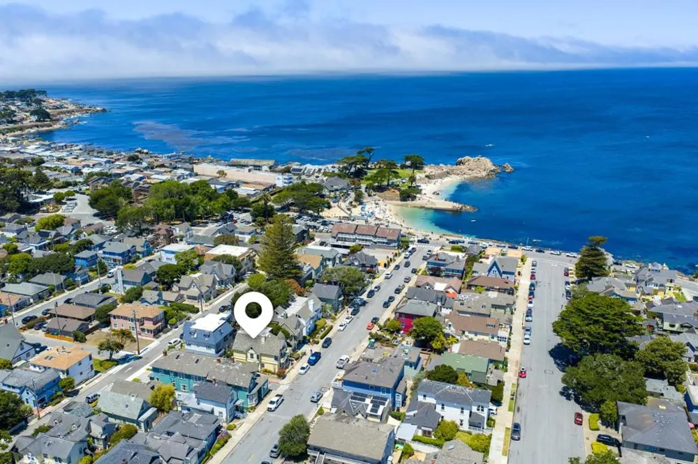 132 Forest Avenue Pacific Grove, CA 93950
