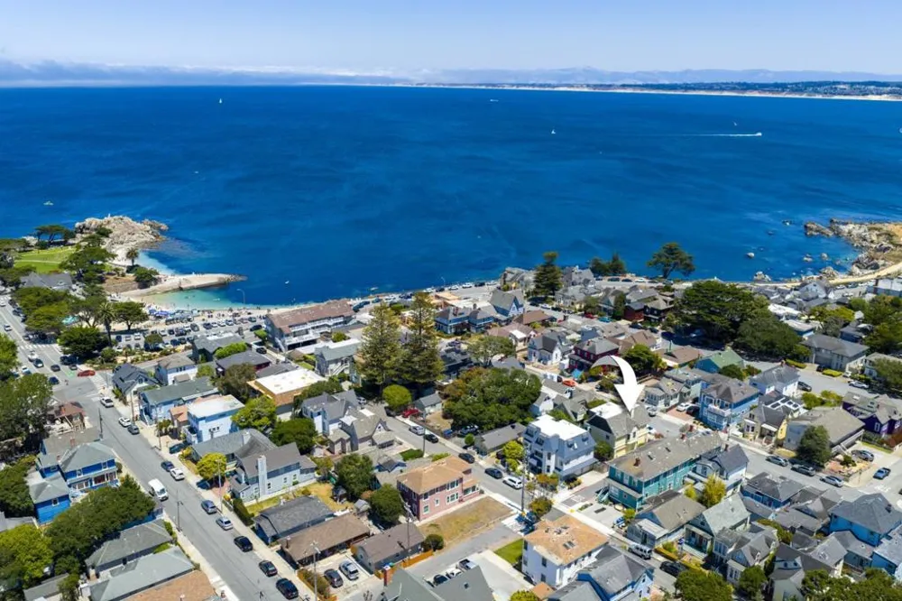 132 Forest Avenue Pacific Grove, CA 93950