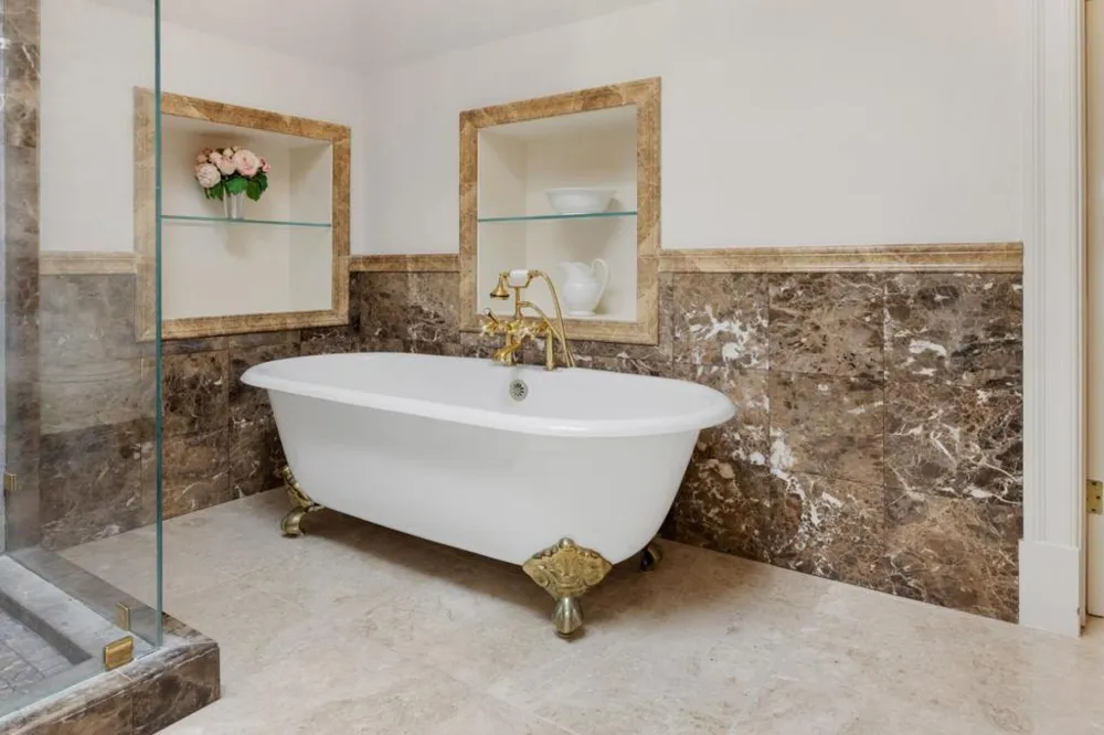 132 Forest Avenue Pacific Grove, CA 93950