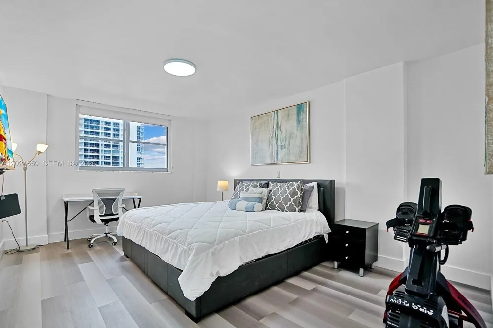 9273 Collins Ave #309 Surfside, FL 33154