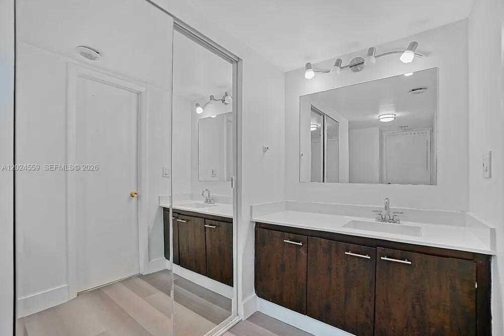 9273 Collins Ave #309 Surfside, FL 33154