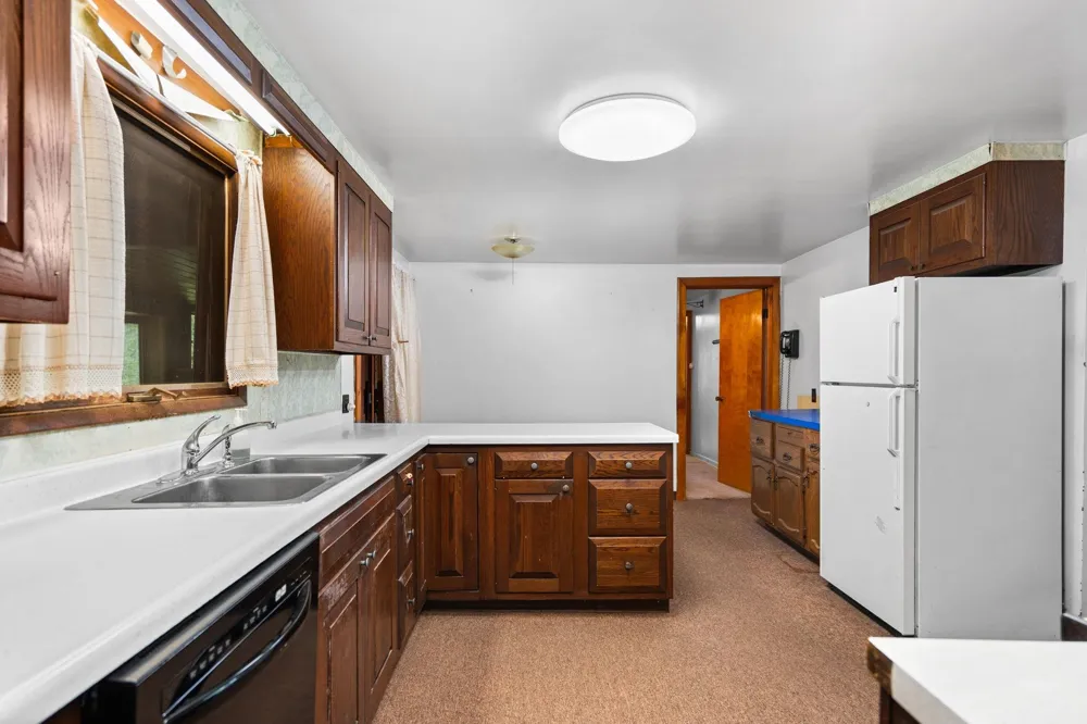 2631 Sparling Road Paradise Township, MI 49649