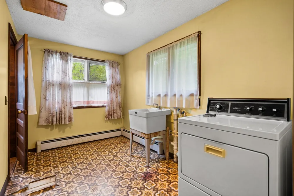 2631 Sparling Road Paradise Township, MI 49649