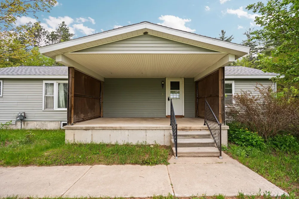2631 Sparling Road Paradise Township, MI 49649