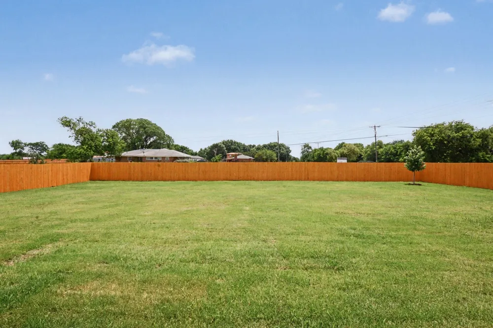 736 Candace Drive DeSoto, TX 75115