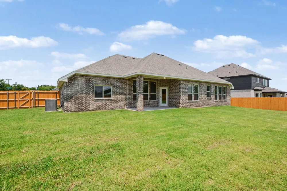 736 Candace Drive DeSoto, TX 75115