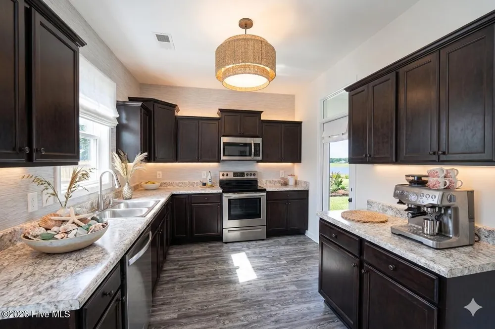 618 Osprey Landing Drive Holly Ridge, NC 28445
