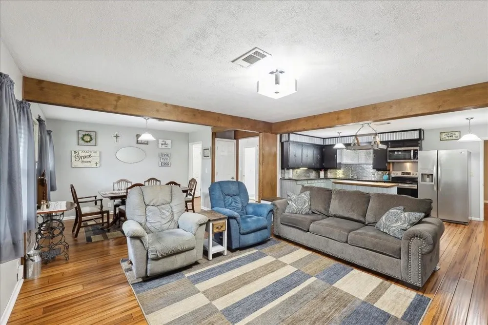 262 County Road 165 Jasper, TX 75951