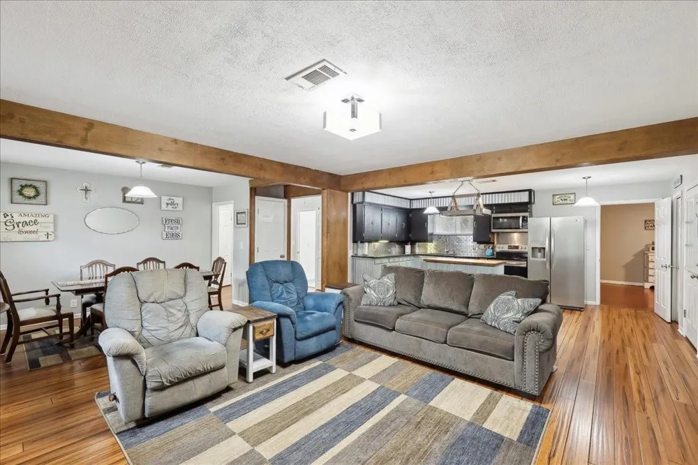 262 County Road 165 Jasper, TX 75951
