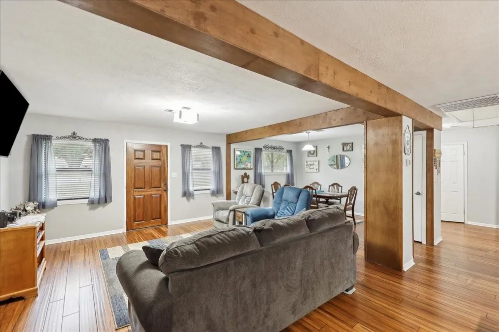 262 County Road 165 Jasper, TX 75951
