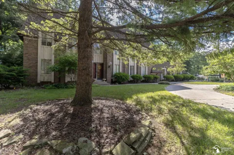 1372 Laurelhurst Drive