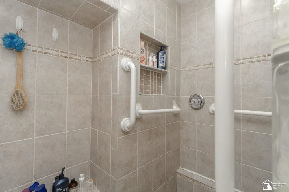 1372 Laurelhurst Drive Bedford Township, MI 48182