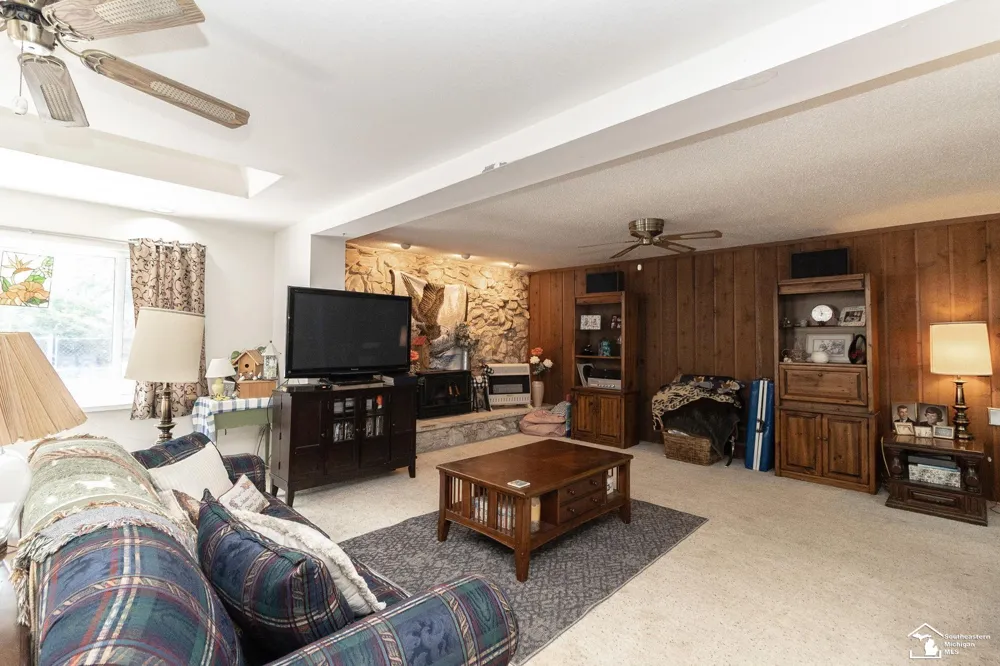 1372 Laurelhurst Drive Bedford Township, MI 48182