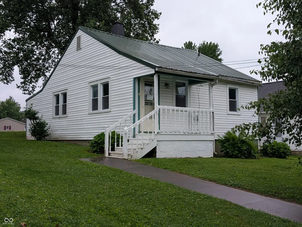 219 E Perry Street Versailles, IN 47042