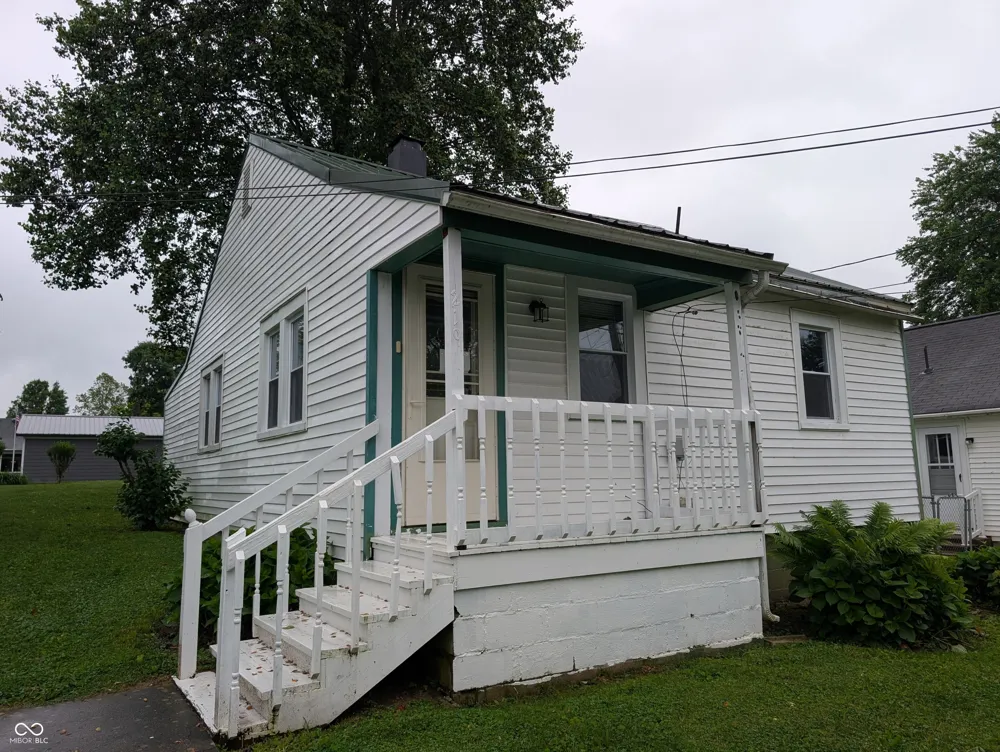 219 E Perry Street Versailles, IN 47042