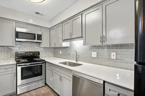 4401 Glenview Court #4305