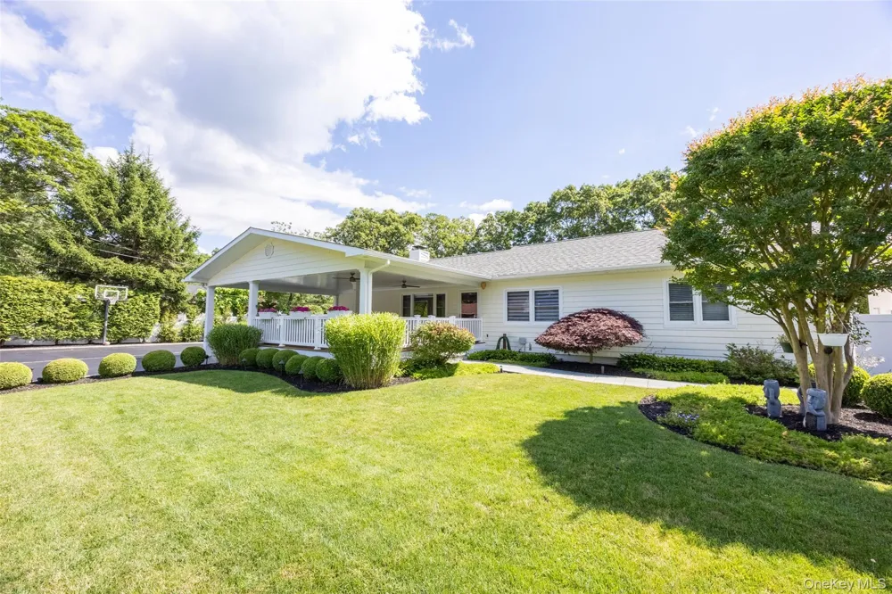 42 Revilo Avenue Shirley, NY 11967