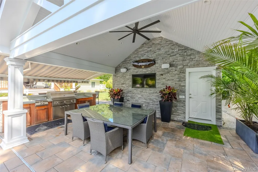 42 Revilo Avenue Shirley, NY 11967