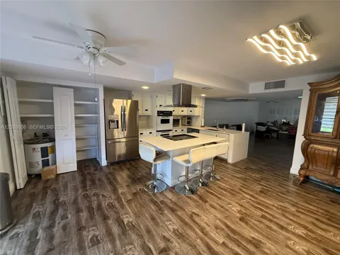 2606 NE 10 ST #2606
