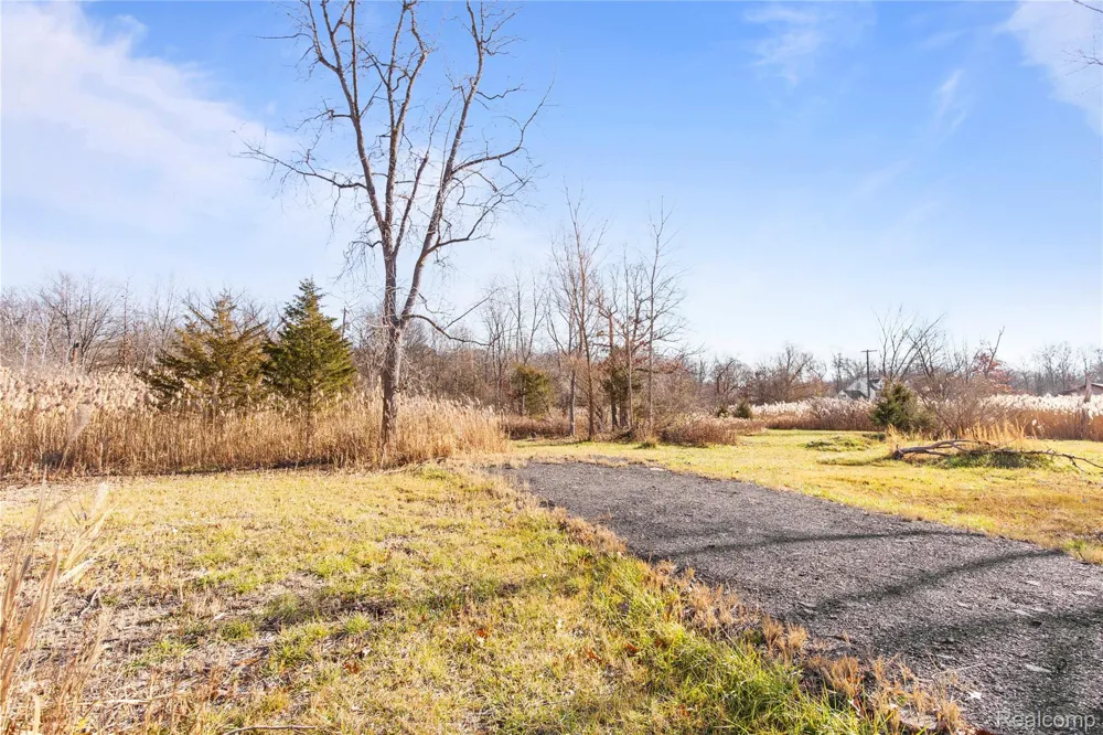 23901 Sumpter Road Belleville City, MI 48111