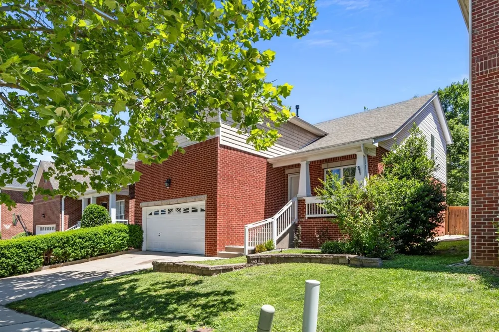 7020 Bridgeport Dr Nashville, TN 37221
