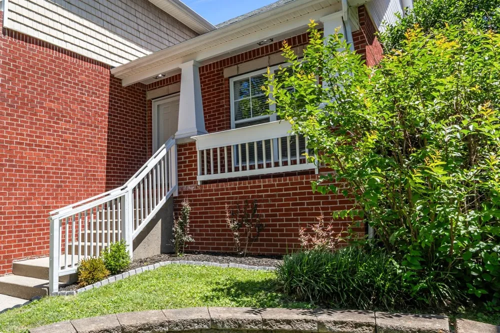 7020 Bridgeport Dr Nashville, TN 37221
