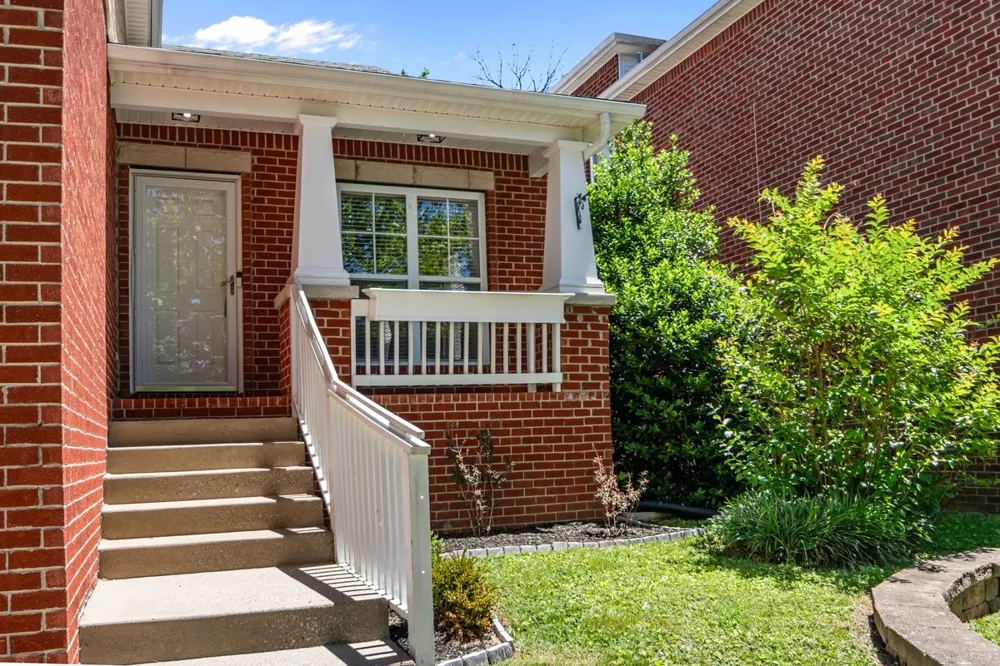 7020 Bridgeport Dr Nashville, TN 37221