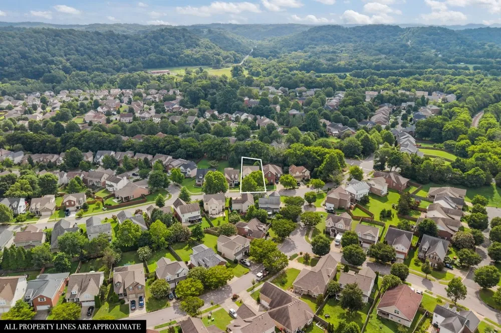 7020 Bridgeport Dr Nashville, TN 37221