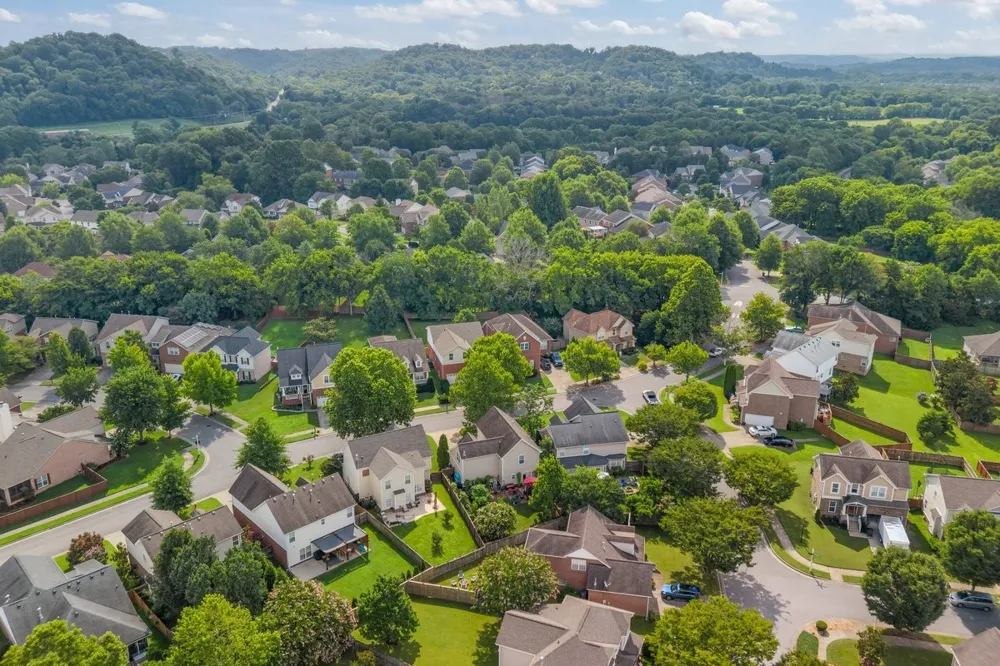 7020 Bridgeport Dr Nashville, TN 37221