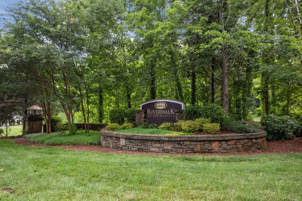7020 Bridgeport Dr Nashville, TN 37221