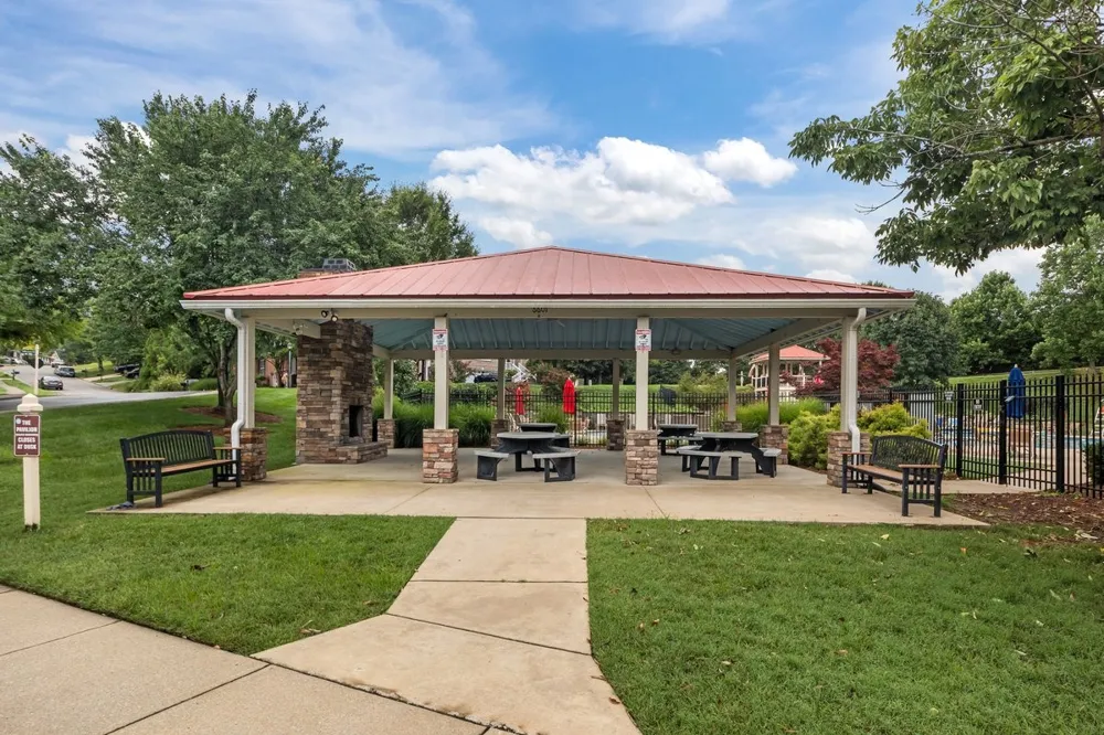 7020 Bridgeport Dr Nashville, TN 37221