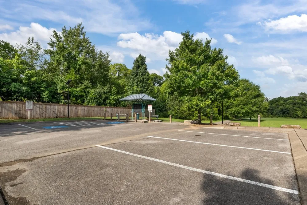 7020 Bridgeport Dr Nashville, TN 37221