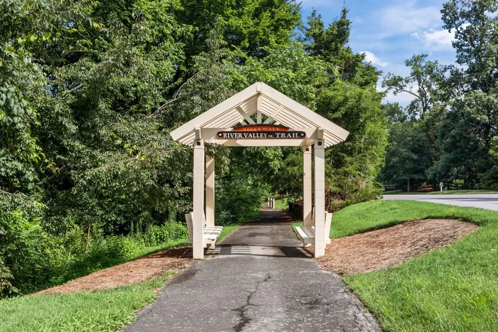 7020 Bridgeport Dr Nashville, TN 37221