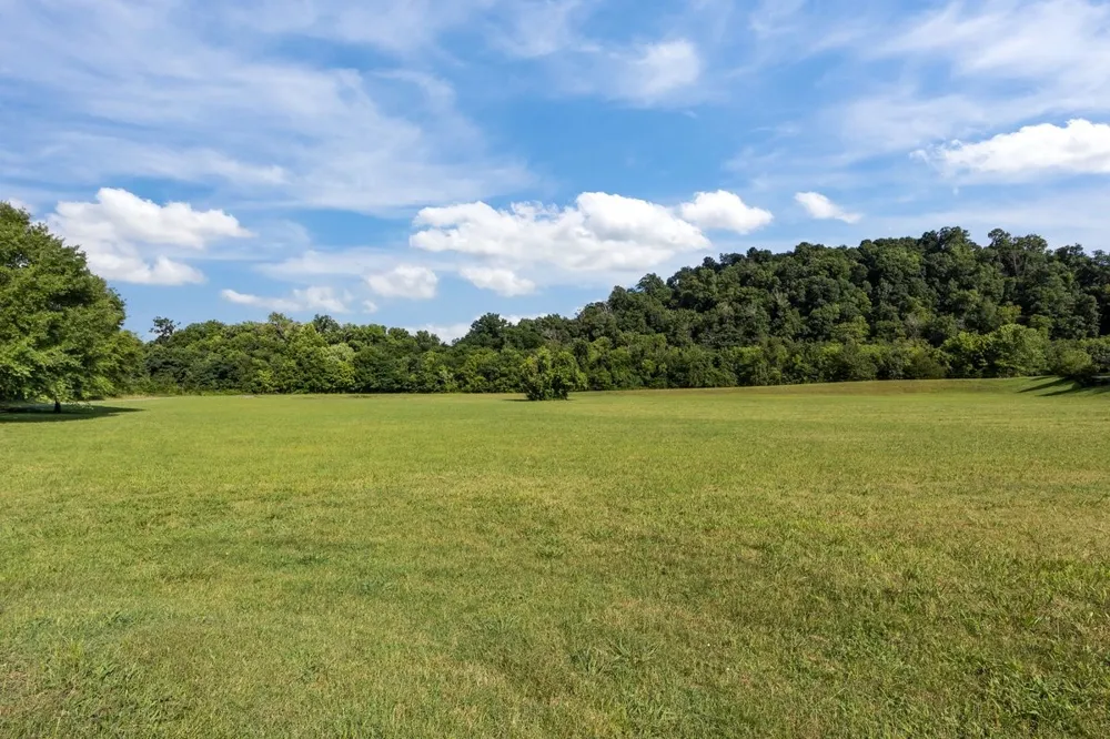 7020 Bridgeport Dr Nashville, TN 37221