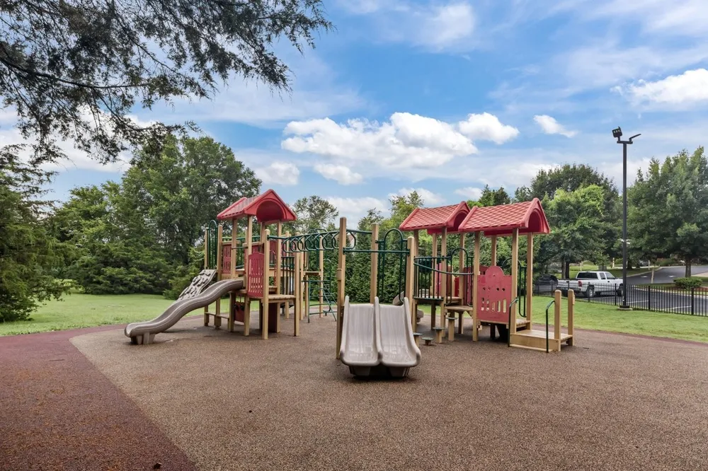 7020 Bridgeport Dr Nashville, TN 37221