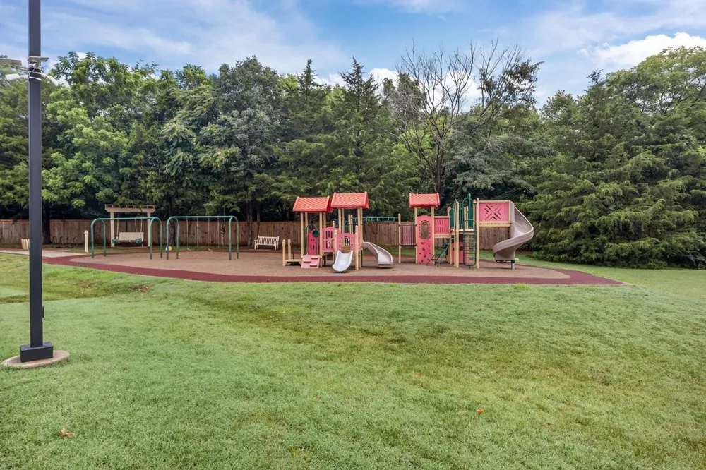 7020 Bridgeport Dr Nashville, TN 37221